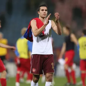 Robin van Persie (Arsenal) claps the fans after the match Robin van Persie (Arsenal) claps the fans after the match