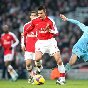Robin van Persie (Arsenal) David Di Michele (West Ham)