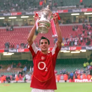 Robin van Persie (Arsenal) with the FA Cup Trophy