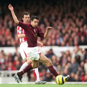 Robin van Persie (Arsenal) Gary Breen (Sunderland). Arsenal 3: 1 Sunderland Robin van Persie (Arsenal) Gary Breen (Sunderland). Arsenal 3: 1 Sunderland