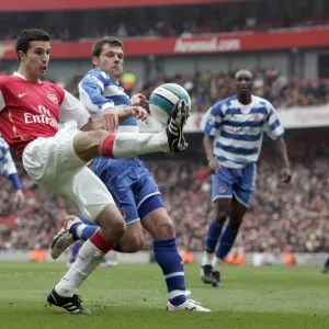 Robin van Persie (Arsenal) Graeme Murty (Reading)