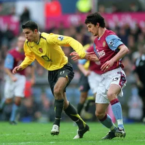 Robin van Persie (Arsenal) Liam Ridgewell (Villa). Aston Villa 0: 0 Arsenal Robin van Persie (Arsenal) Liam Ridgewell (Villa). Aston Villa 0: 0 Arsenal