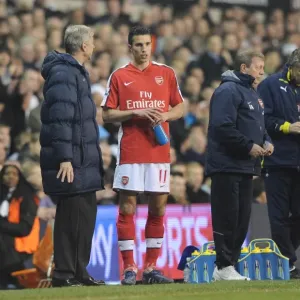 Robin van Persie and Arsenal manager Arsene Wenger. Tottenham Hotspur 2: 1 Arsenal