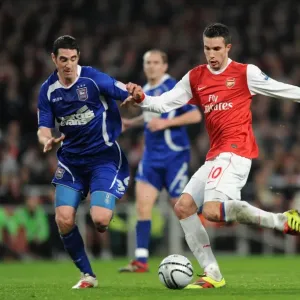 Robin van Persie (Arsenal) Mark Kennedy (Ipswich). Arsenal 3: 0 Ipswich Town Robin van Persie (Arsenal) Mark Kennedy (Ipswich). Arsenal 3: 0 Ipswich Town