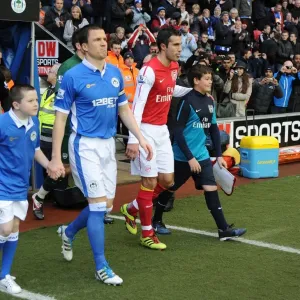 Robin van Persie and Arsenal Mascot Unite Before Wigan Athletic Clash, 2011-12 Premier League