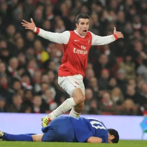 Robin van Persie (Arsenal) Mikel Arteta (Everton). Arsenal 2: 1 Everton Robin van Persie (Arsenal) Mikel Arteta (Everton). Arsenal 2: 1 Everton