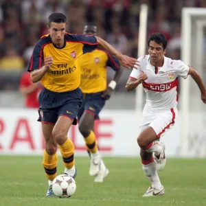 Robin van Persie (Arsenal) Pardo (Stuttgart)