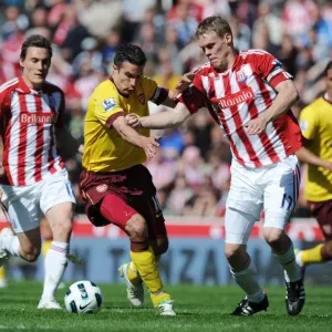 Robin van Persie (Arsenal) Ryan Shawcross (Stoke). Stoke City 3: 1 Arsenal