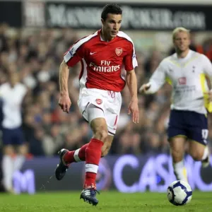 Robin van Persie (Arsenal). Tottenham Hotspur 2: 1 Arsenal. Barclays Premier League