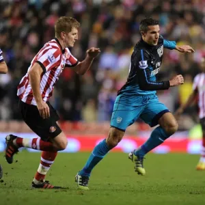 Robin van Persie Breaks Past Michael Turner: Sunderland vs. Arsenal, FA Cup 2011-12