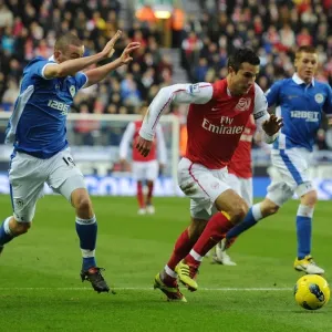 Robin van Persie Breaks Past Wigan's Defense: Arsenal vs Wigan Athletic, Premier League 2011-12