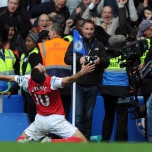 Robin van Persie celebrates scoing his 3rd goal Arsenals 5th. Chelsea 3: 5 Arsenal