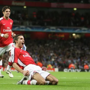 Robin van Persie celebrates scoring the 3rd Arsenal