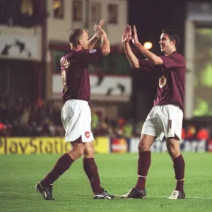 Robin van Persie celebrates scoring Arsenals 2nd goal (his 1st) with Dennis Bergkamp