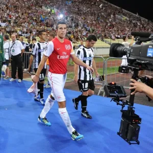 Robin van Persie Leads Arsenal Out in UEFA Champions League Clash vs Udinese Calcio (August 2011) Robin van Persie Leads Arsenal Out in UEFA Champions League Clash vs Udinese Calcio (August 2011)