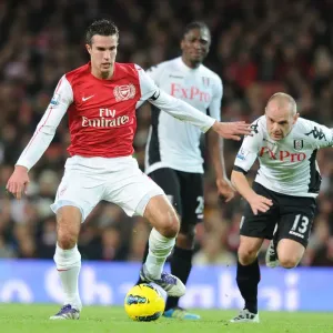 Robin van Persie Outmaneuvers Danny Murphy: Arsenal vs Fulham, Premier League 2011-12 Robin van Persie Outmaneuvers Danny Murphy: Arsenal vs Fulham, Premier League 2011-12