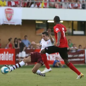 Robin van Persie scores the 3rd Arsenal goal Robin van Persie scores the 3rd Arsenal goal