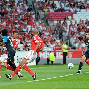 Robin van Persie Scores for Arsenal Against Benfica in 2011 Pre-Season Friendly