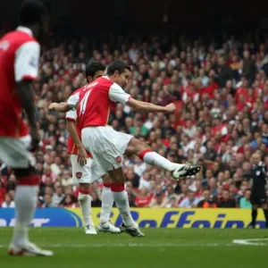 Robin van Persie scores Arsenals 1st goal