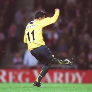 Robin van Persie scores Arsenals 2nd goal from the penalty spot