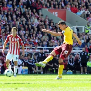 Robin van PErsie scores Arsenals goal. Stoke City 3: 1 Arsenal. Barclays Premier League
