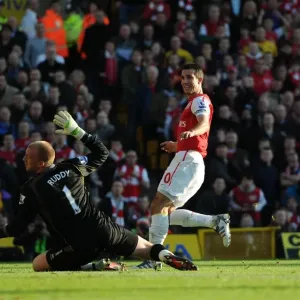 Robin van Persie Scores Arsenal's Second Goal Against Norwich City (Premier League 2011-12)
