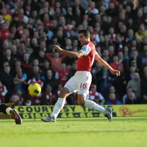 Robin van Persie Scores Arsenal's Second Goal vs. Norwich City, Premier League 2011-12