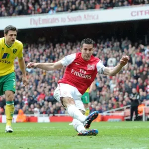 Robin van Persie Scores Double: Arsenal vs Norwich City, Premier League 2011-12
