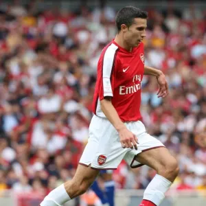 Robin van Persie Scores the Thriller: Arsenal's Historic Win over Real Madrid, Emirates Cup 2008