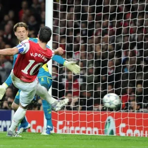 Robin van Persie's Brace: Arsenal's 2-0 Victory Over Borussia Dortmund in the UEFA Champions League, 2011-12