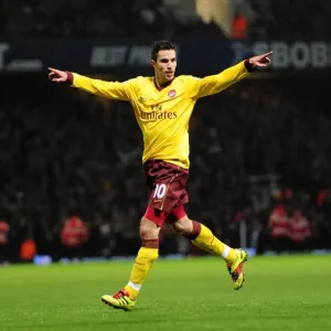 Robin van Persie's Debut Goal: Arsenal Crushes West Ham 3-0