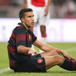 Robin van Persie's Debut Goal: Arsenal's 1-0 Victory at Ajax, Amsterdam (2007) Robin van Persie's Debut Goal: Arsenal's 1-0 Victory at Ajax, Amsterdam (2007)