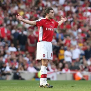 Robin van Persie's Disappointing Performance: Arsenal 1-4 Chelsea, Barclays Premier League, Emirates Stadium, 2009 Robin van Persie's Disappointing Performance: Arsenal 1-4 Chelsea, Barclays Premier League, Emirates Stadium, 2009