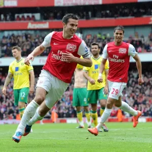 Robin van Persie's Double: Arsenal Secures Victory Over Norwich City (May 2012)