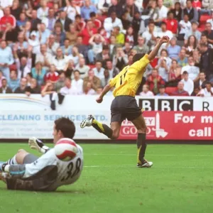 Robin van Persie's Double: Arsenal's 2-1 Victory Over Charlton Athletic, FA Premiership, 2006