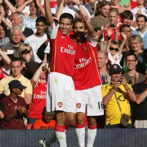 Robin van Persie's Double: Arsenal's 2-1 Victory Over Inter Milan - Flamini's Emotional Celebration Robin van Persie's Double: Arsenal's 2-1 Victory Over Inter Milan - Flamini's Emotional Celebration