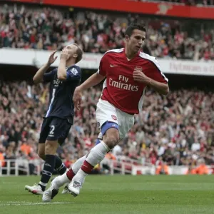 Robin van Persie's Double: Arsenal's Dominant 6-2 Win Over Blackburn Rovers in the Premier League