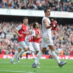 Robin van Persie's Double: Arsenal's Winning Moment vs. Sunderland (2011-12)