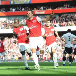 Robin van Persie's Double: Thrilling Arsenal Victory Over Tottenham Hotspur in the Premier League, 2012