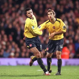 Robin van Persie's Dramatic Free-Kick: Arsenal's Winning Goal Against Fulham