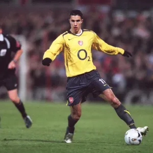 Robin van Persie's Dramatic Penalty Shootout: Arsenal vs Doncaster Rovers in League Cup
