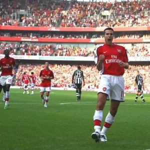 Robin van Persie's Epic Debut: Arsenal's 3-0 Thrashing of Newcastle (2008) Robin van Persie's Epic Debut: Arsenal's 3-0 Thrashing of Newcastle (2008)