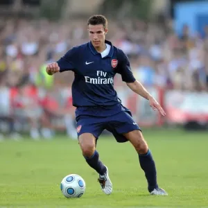 Robin van Persie's Explosive Debut: Arsenal's Historic 7-1 Win Over SC Columbia, Vienna, 2009