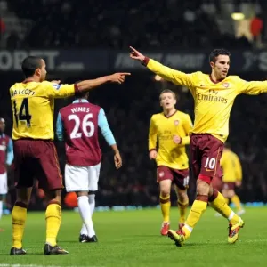 Robin van Persie's First Goal: Theo Walcott and Samir Nasri Join the Celebration as Arsenal Thrash West Ham 3-0