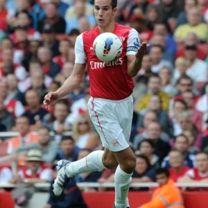 Robin van Persie's Hat-Trick: Arsenal Crushes Bolton Wanderers 3-0 in Premier League Robin van Persie's Hat-Trick: Arsenal Crushes Bolton Wanderers 3-0 in Premier League