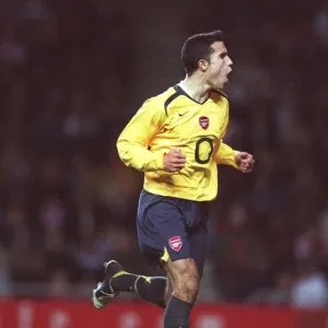 Robin van Persie's Penalty: Arsenal's Dominance over Sunderland in Carling League Cup (3-0) Robin van Persie's Penalty: Arsenal's Dominance over Sunderland in Carling League Cup (3-0)