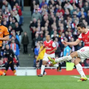 Robin van Persie's Pressured Strike: Arsenal's Decisive Goal (2-0) vs. Wolverhampton Wanderers (2011)