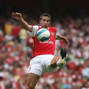 Robin van Persie's Strike: Arsenal's 2-1 Victory Over Fulham, 2007