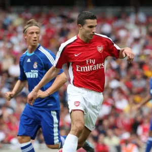 Robin van Persie's Stunner: Arsenal's 1-0 Victory Over Real Madrid in the Emirates Cup (2008) Robin van Persie's Stunner: Arsenal's 1-0 Victory Over Real Madrid in the Emirates Cup (2008)