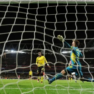 Robin van Persie's Stunning Goal Past Roman Weidenfeller: Arsenal vs Borussia Dortmund, UEFA Champions League, 2011